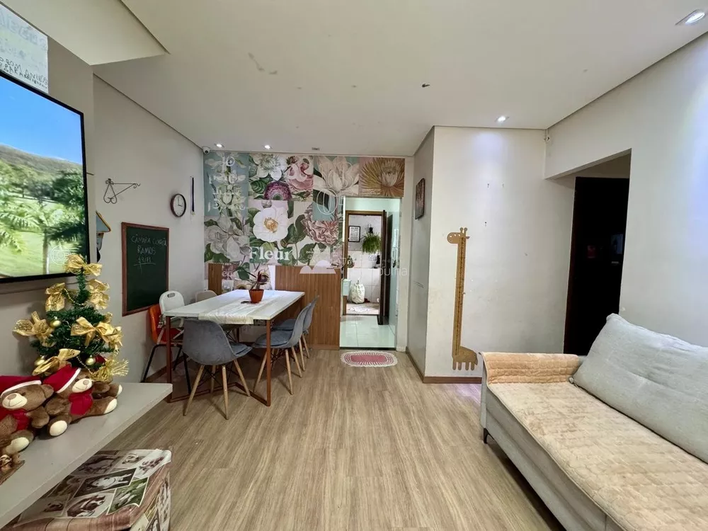 Casa à venda com 3 quartos, 76m² - Foto 3