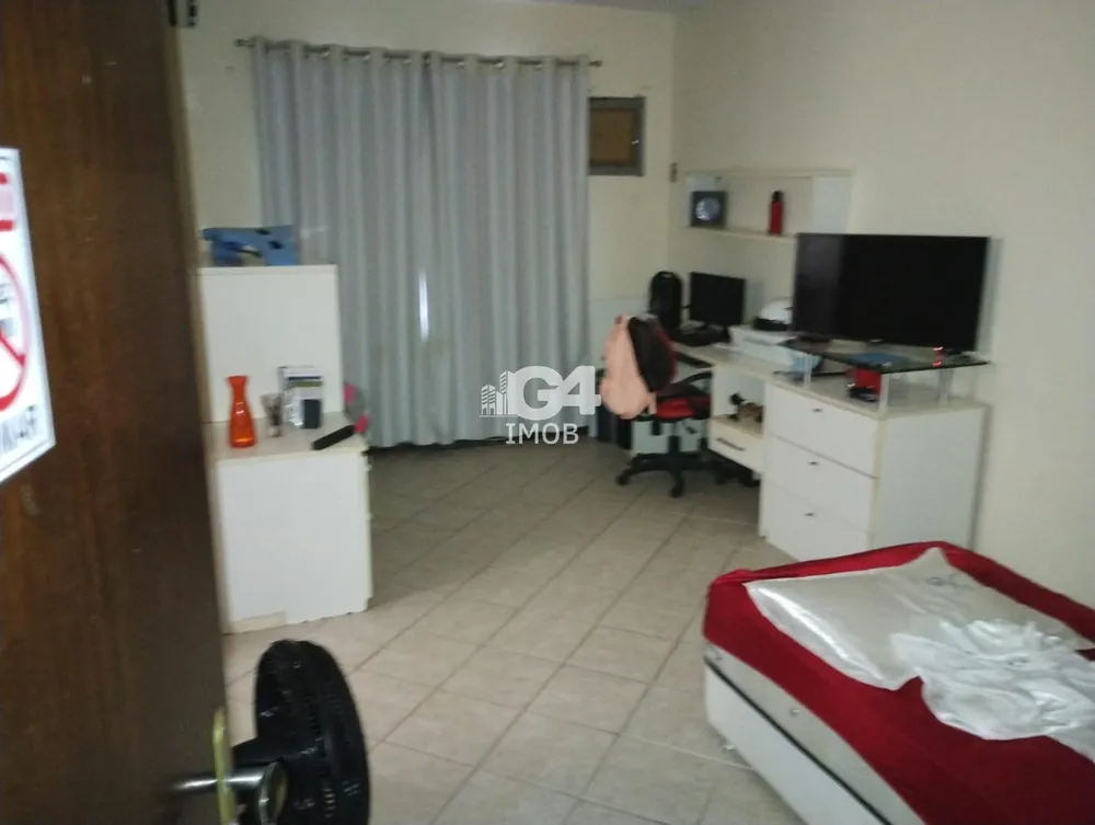 Casa, 4 quartos, 250 m² - Foto 15