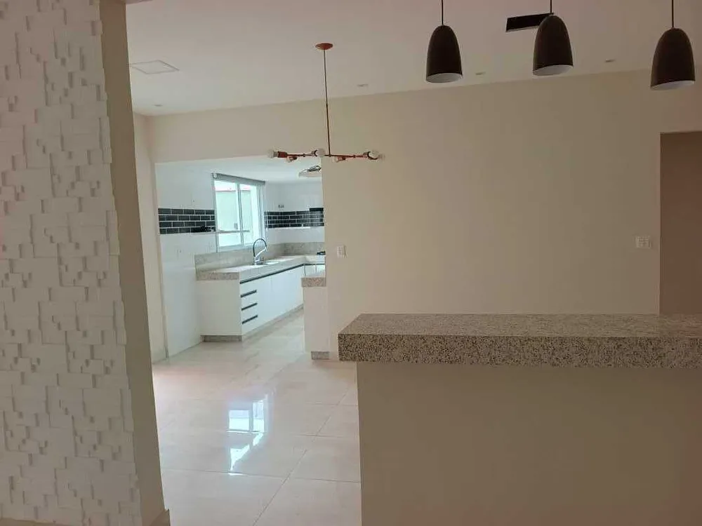 Casa, 4 quartos, 240 m² - Foto 9