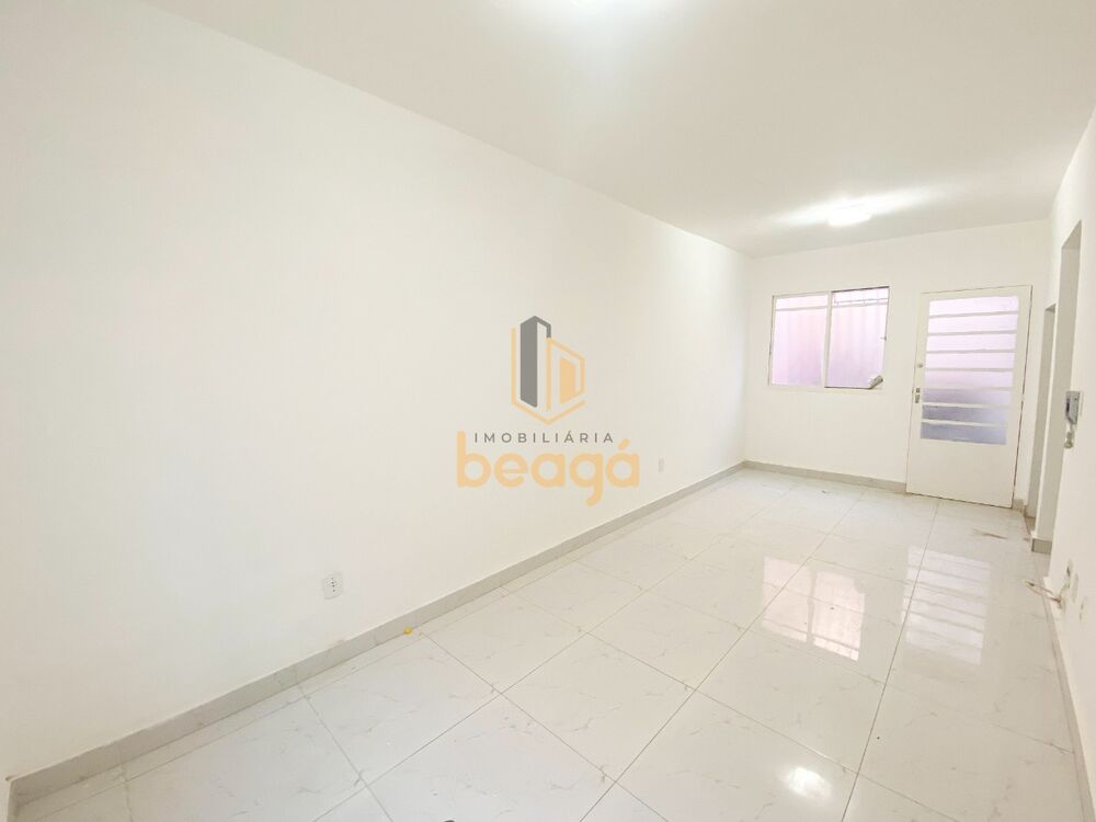 Casa à venda com 3 quartos, 82m² - Foto 4