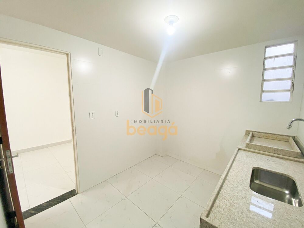 Casa à venda com 3 quartos, 82m² - Foto 5