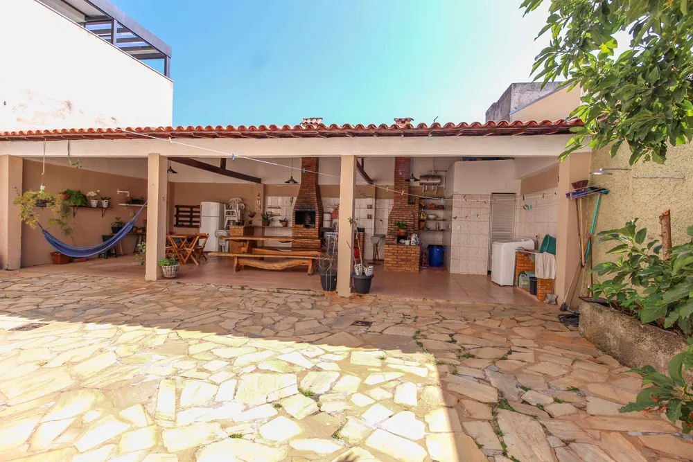 Casa, 5 quartos, 260 m² - Foto 1