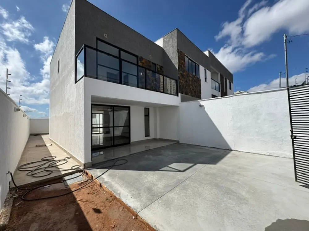 Casa, 3 quartos, 108 m² - Foto 1