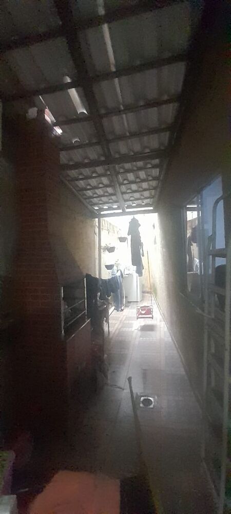Casa à venda com 2 quartos, 180m² - Foto 2