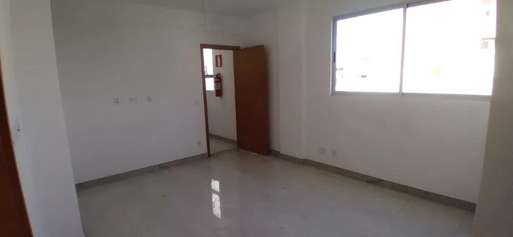 Apartamento à venda com 3 quartos, 133m² - Foto 2