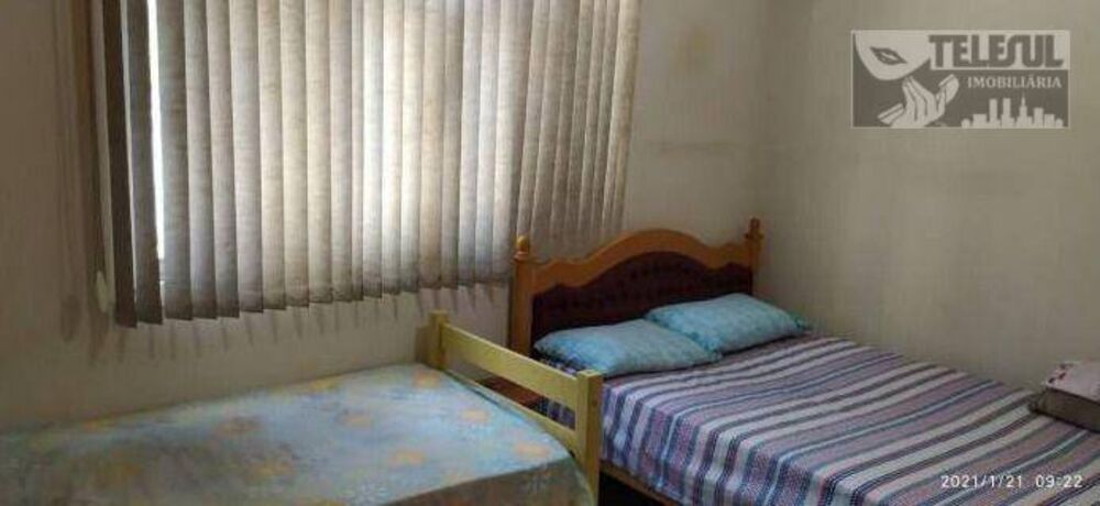 Casa à venda com 3 quartos, 159m² - Foto 2