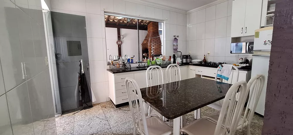 Casa à venda com 3 quartos, 160m² - Foto 3