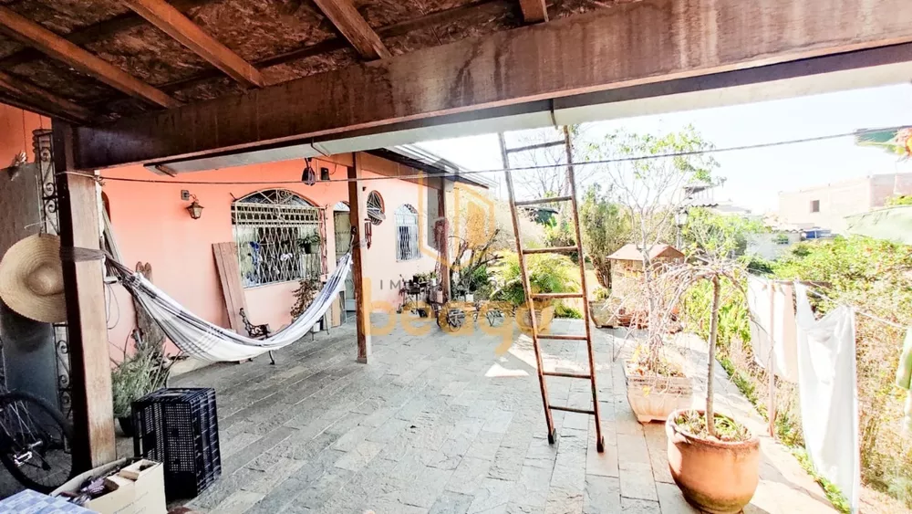 Casa à venda com 4 quartos, 200m² - Foto 12