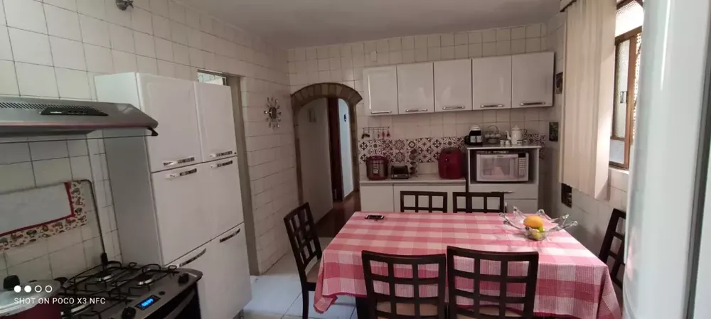Casa, 10 quartos, 305 m² - Foto 3