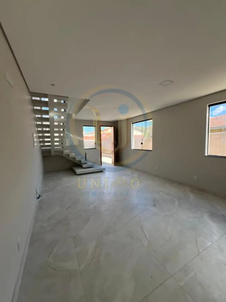 Casa, 3 quartos, 180 m² - Foto 2