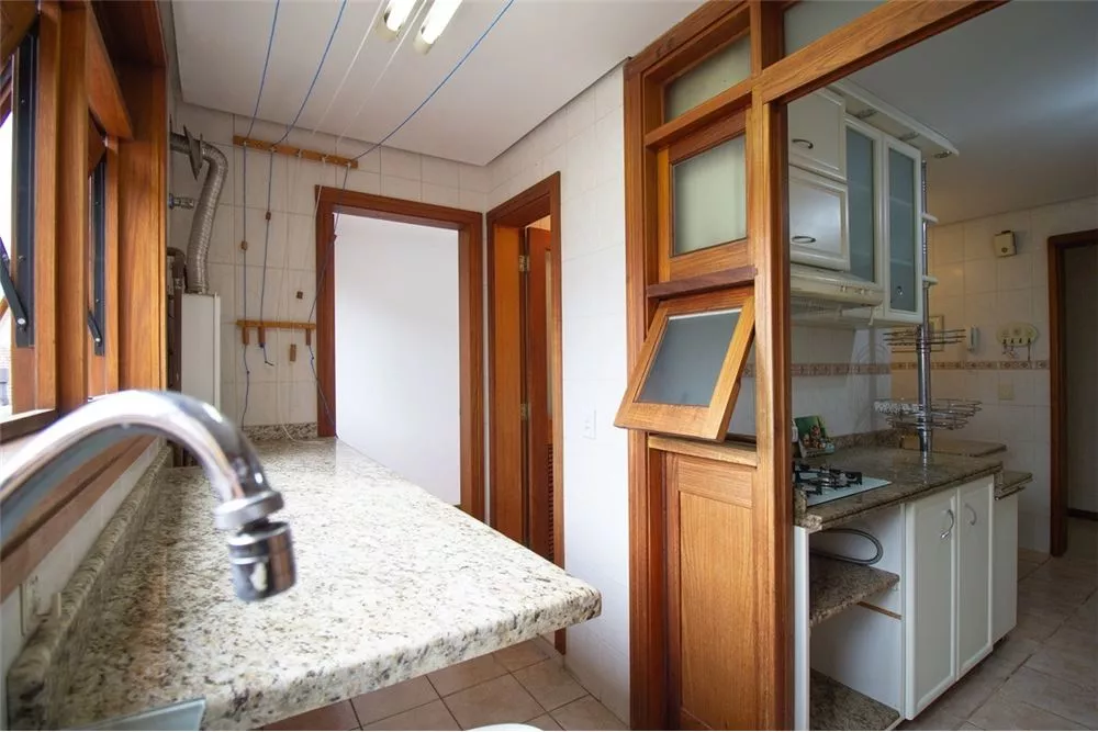 Apartamento à venda com 3 quartos, 212m² - Foto 15