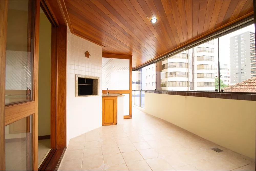 Apartamento à venda com 3 quartos, 212m² - Foto 12