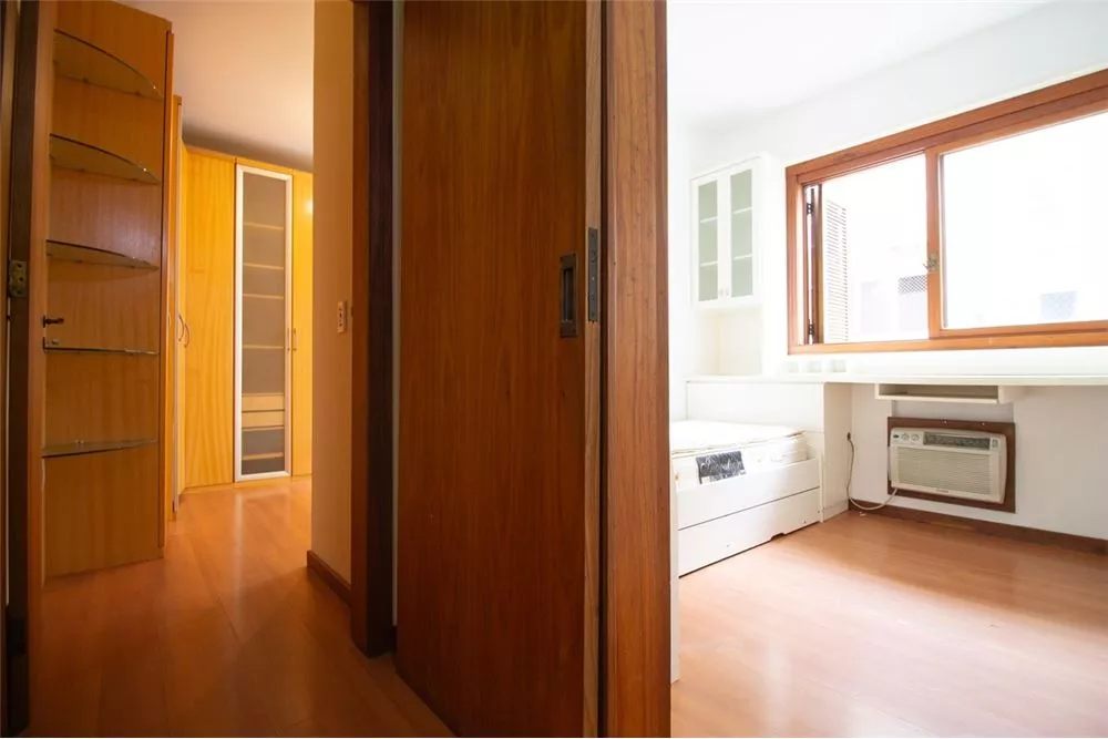 Apartamento à venda com 3 quartos, 212m² - Foto 22