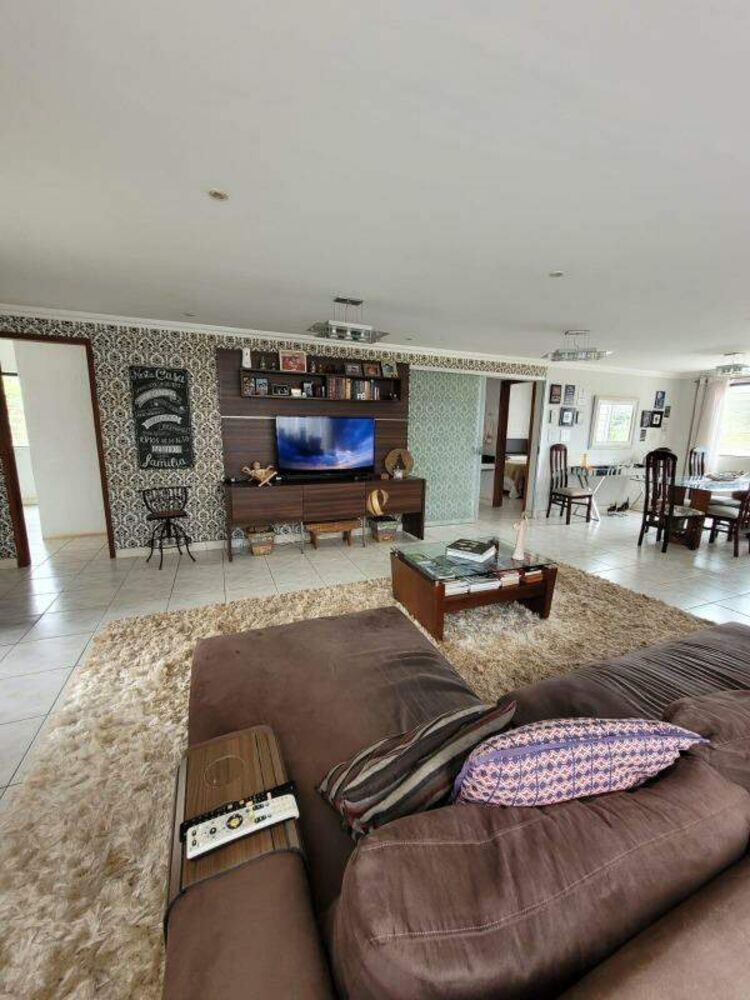 Casa à venda com 7 quartos, 402m² - Foto 2