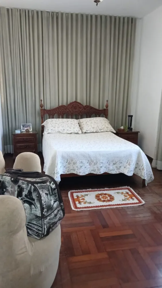Casa, 5 quartos, 228 m² - Foto 1
