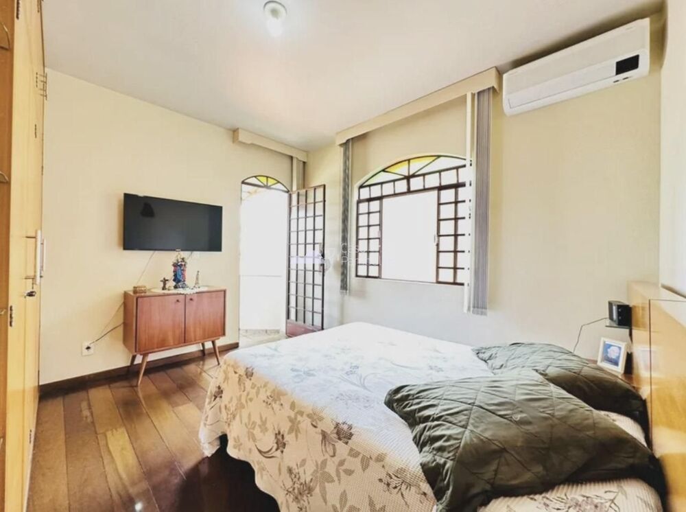 Casa à venda com 5 quartos, 360m² - Foto 7