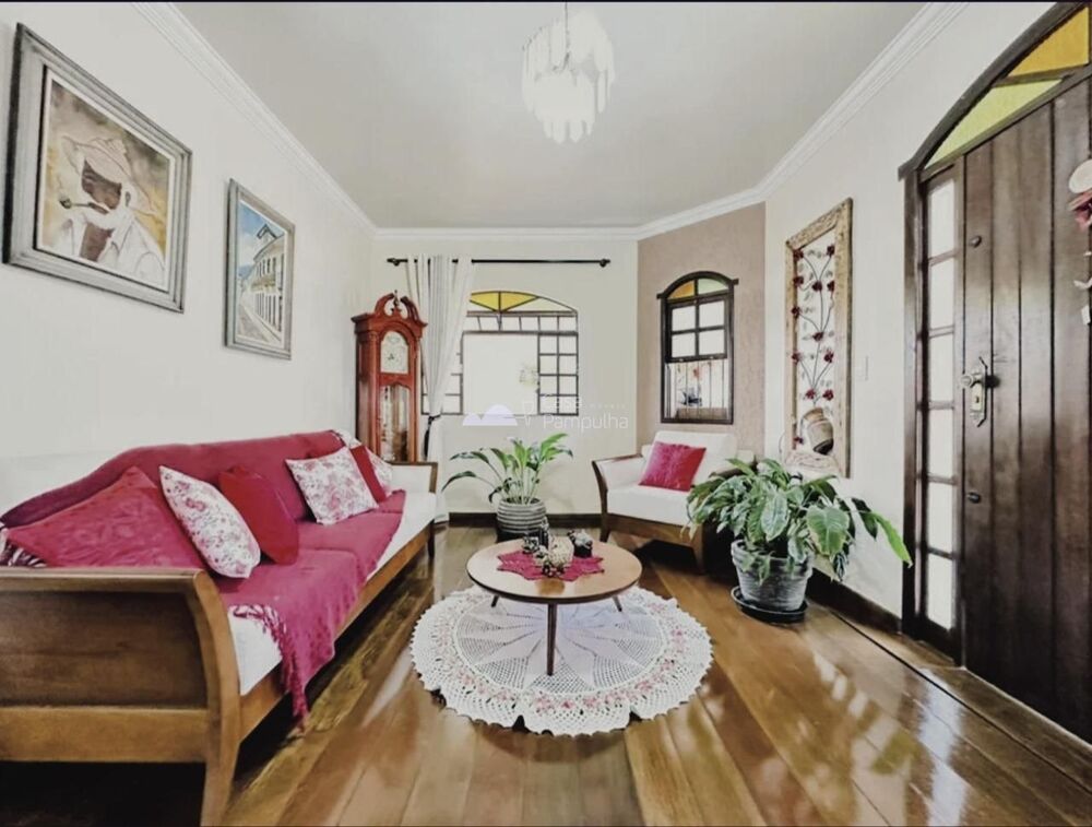 Casa à venda com 5 quartos, 360m² - Foto 2