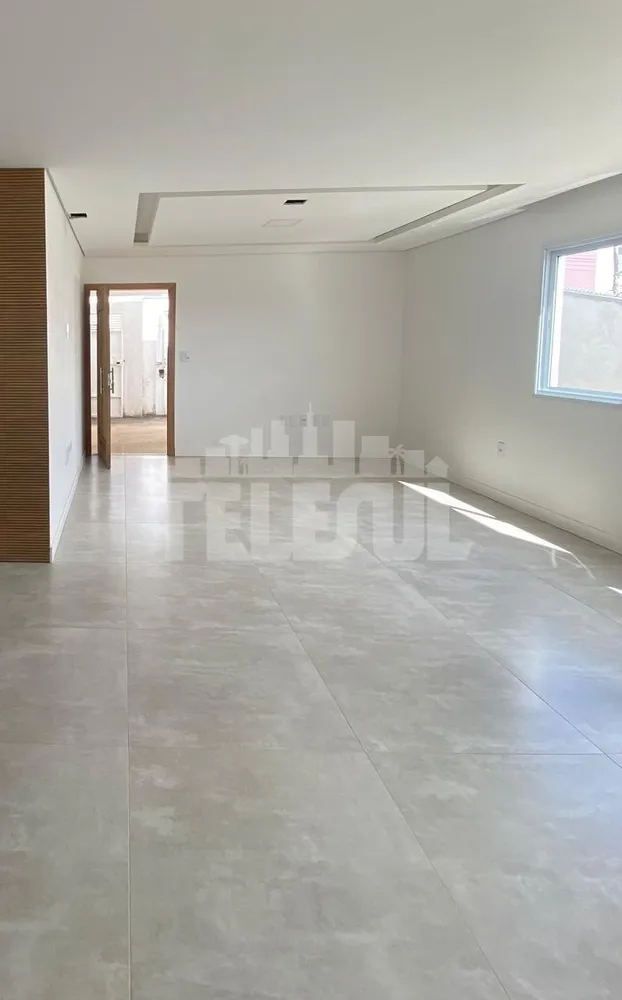Casa, 3 quartos, 250 m² - Foto 1