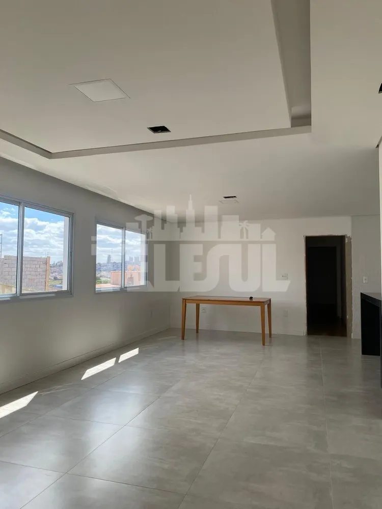 Casa, 3 quartos, 250 m² - Foto 3