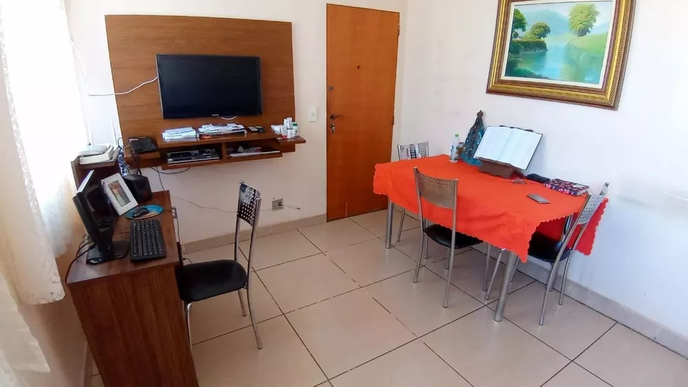 Apartamento à venda com 3 quartos, 75m² - Foto 2