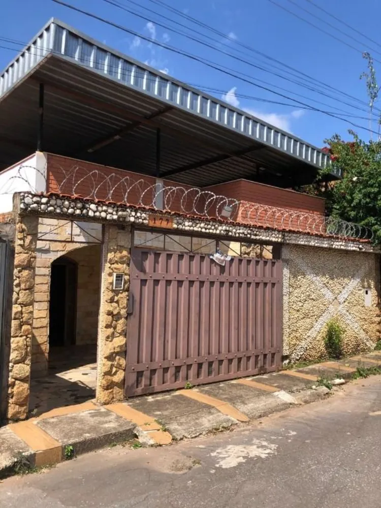 Casa, 3 quartos, 323 m² - Foto 1