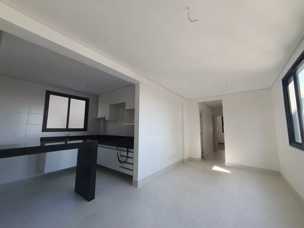 Apartamento à venda com 3 quartos, 75m² - Foto 1