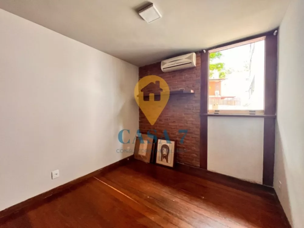 Casa à venda com 4 quartos, 360m² - Foto 14