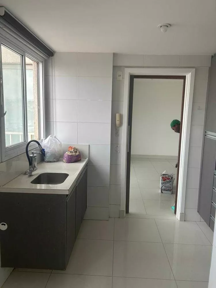 Apartamento à venda com 3 quartos, 75m² - Foto 11