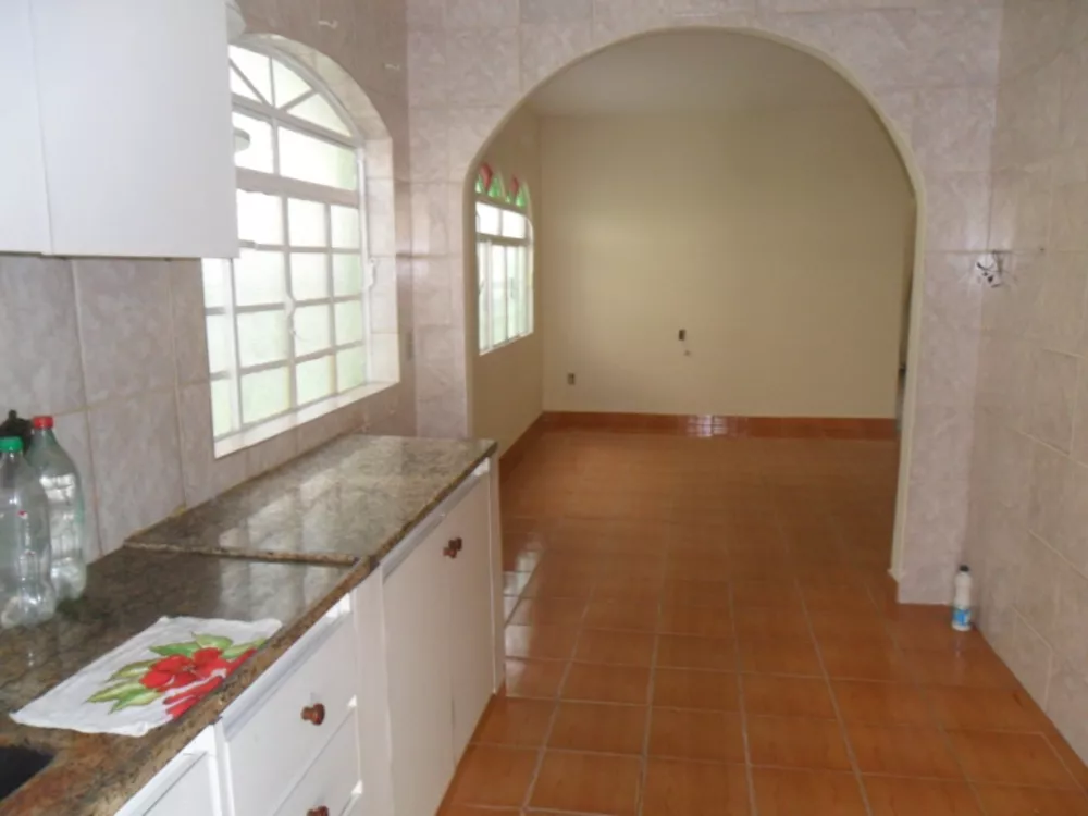 Casa à venda com 4 quartos, 208m² - Foto 18