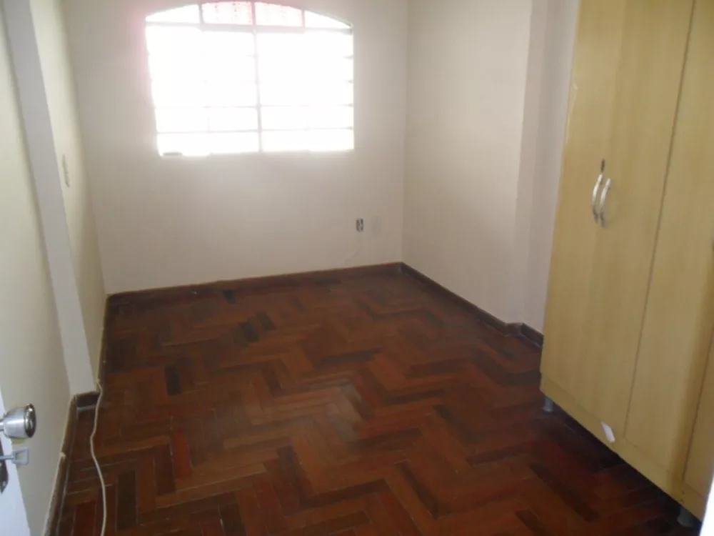 Casa à venda com 4 quartos, 208m² - Foto 6