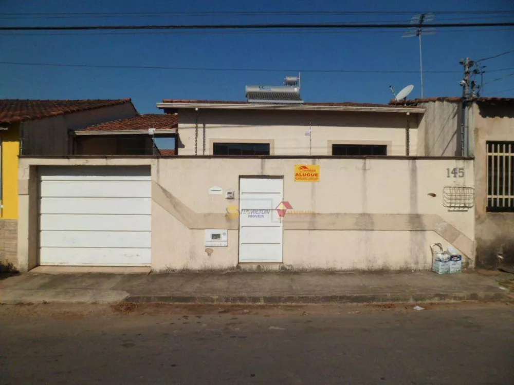 Casa à venda com 3 quartos, 200m² - Foto 1