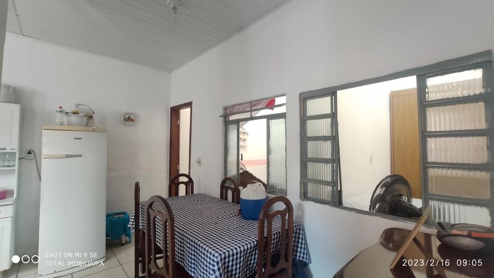 Casa à venda com 4 quartos - Foto 1