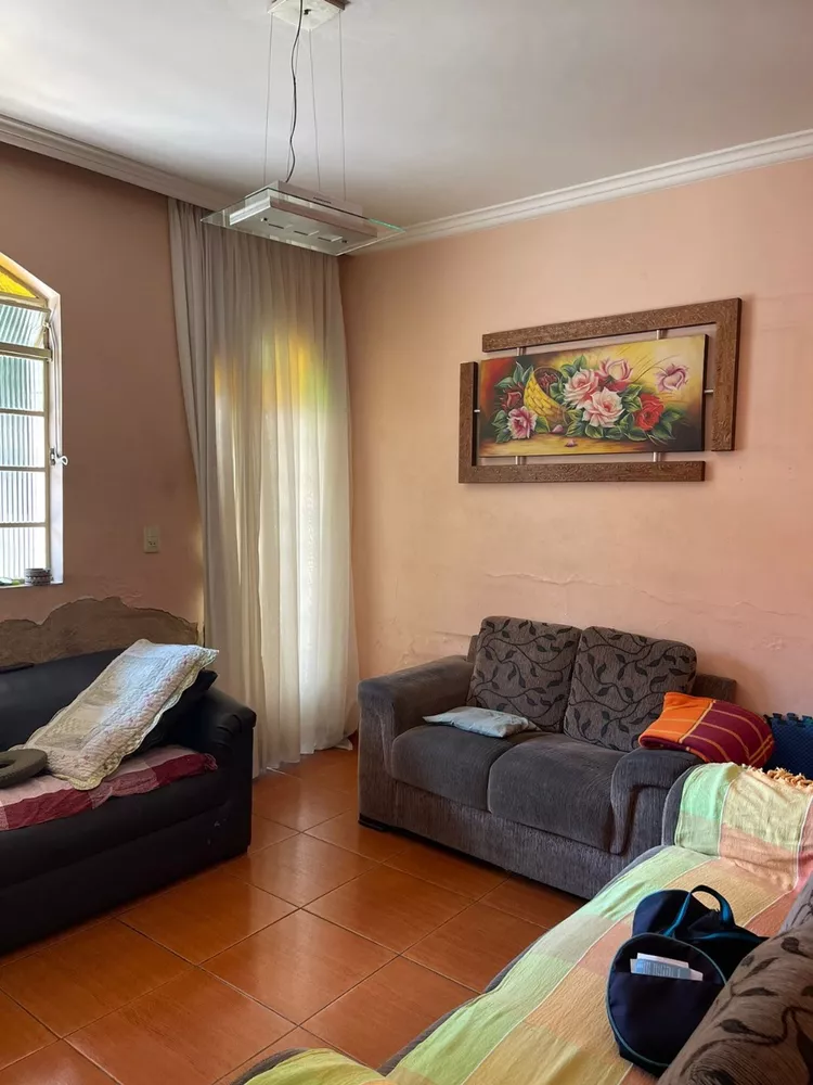 Casa à venda com 3 quartos, 360m² - Foto 2