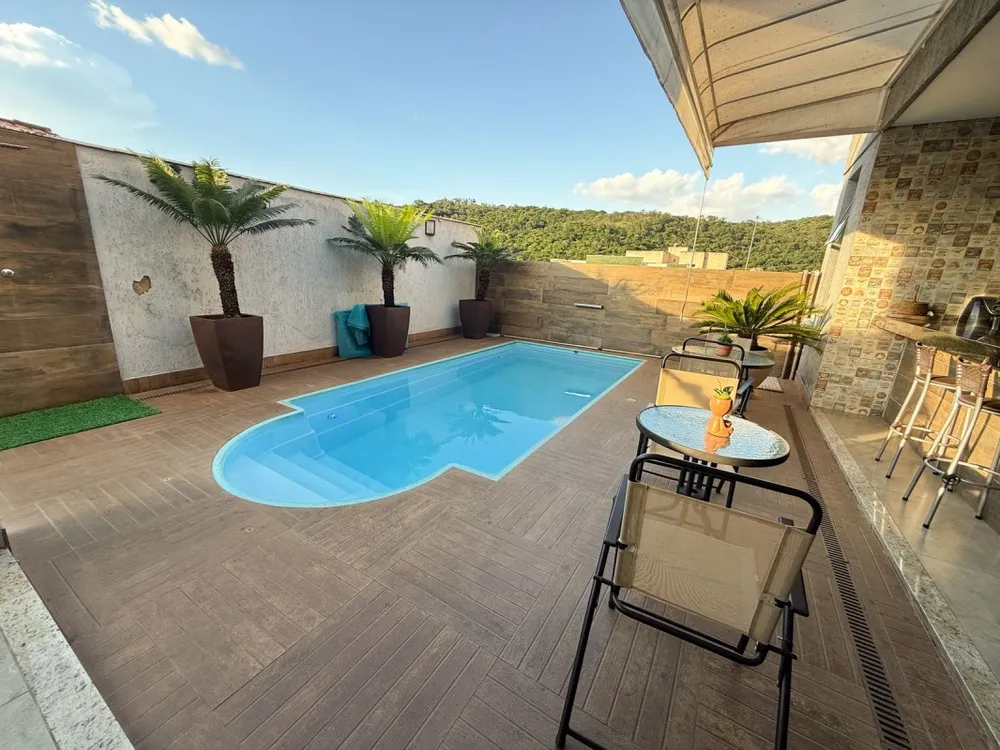 Casa, 3 quartos, 230 m² - Foto 1