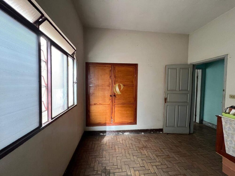 Casa à venda com 4 quartos, 211m² - Foto 3