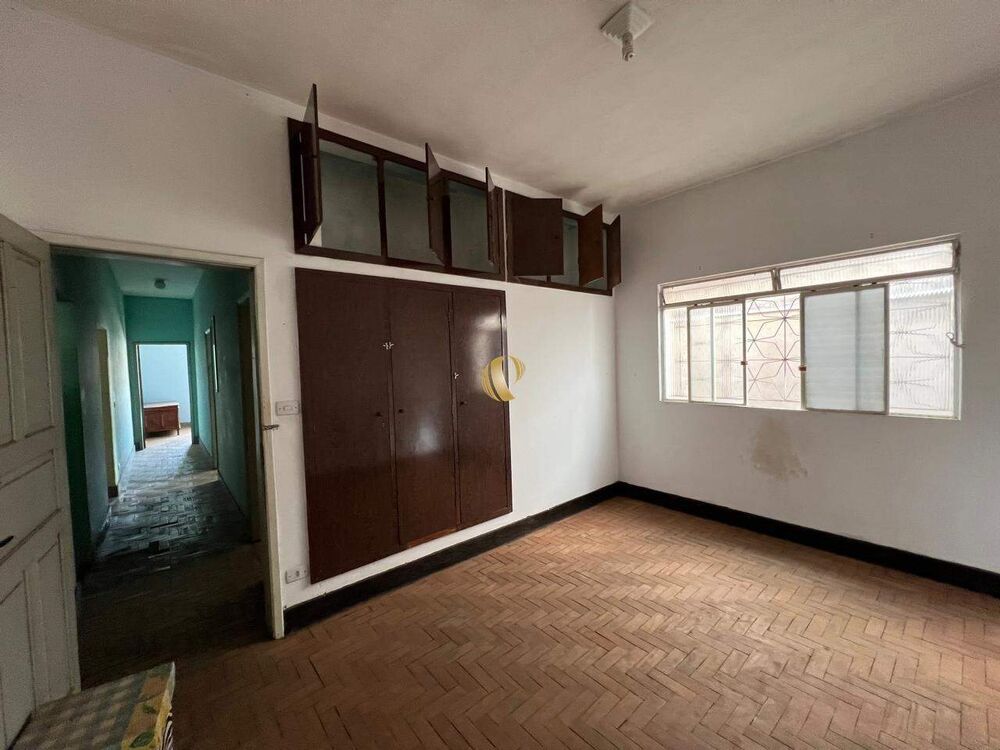 Casa à venda com 4 quartos, 211m² - Foto 4