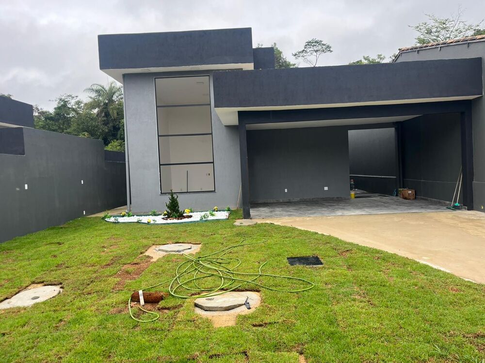 Casa à venda com 3 quartos, 360m² - Foto 1