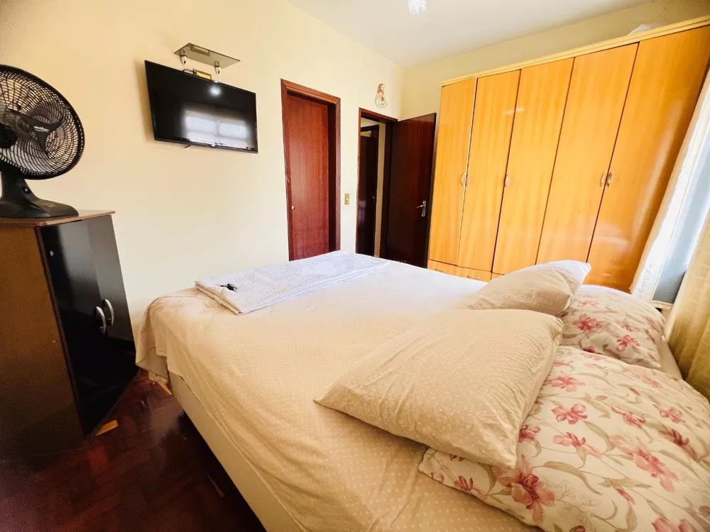 Casa à venda com 3 quartos, 360m² - Foto 17