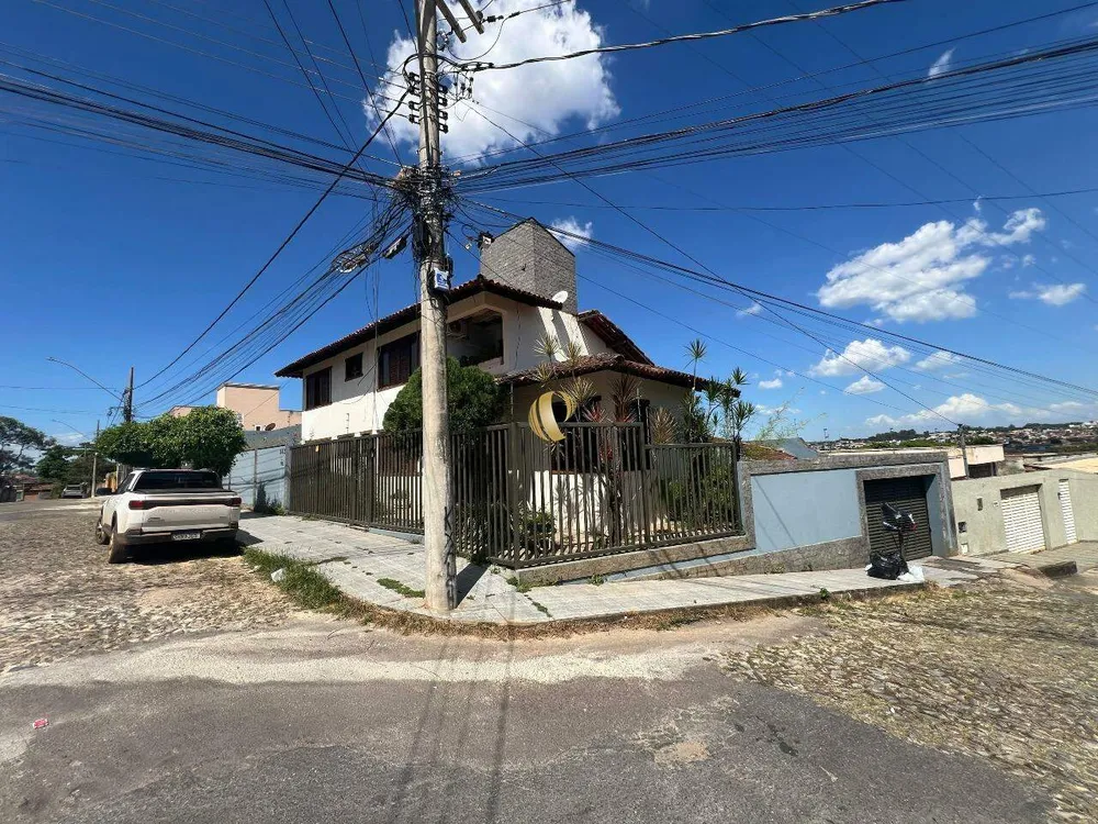 Casa, 5 quartos, 272 m² - Foto 2