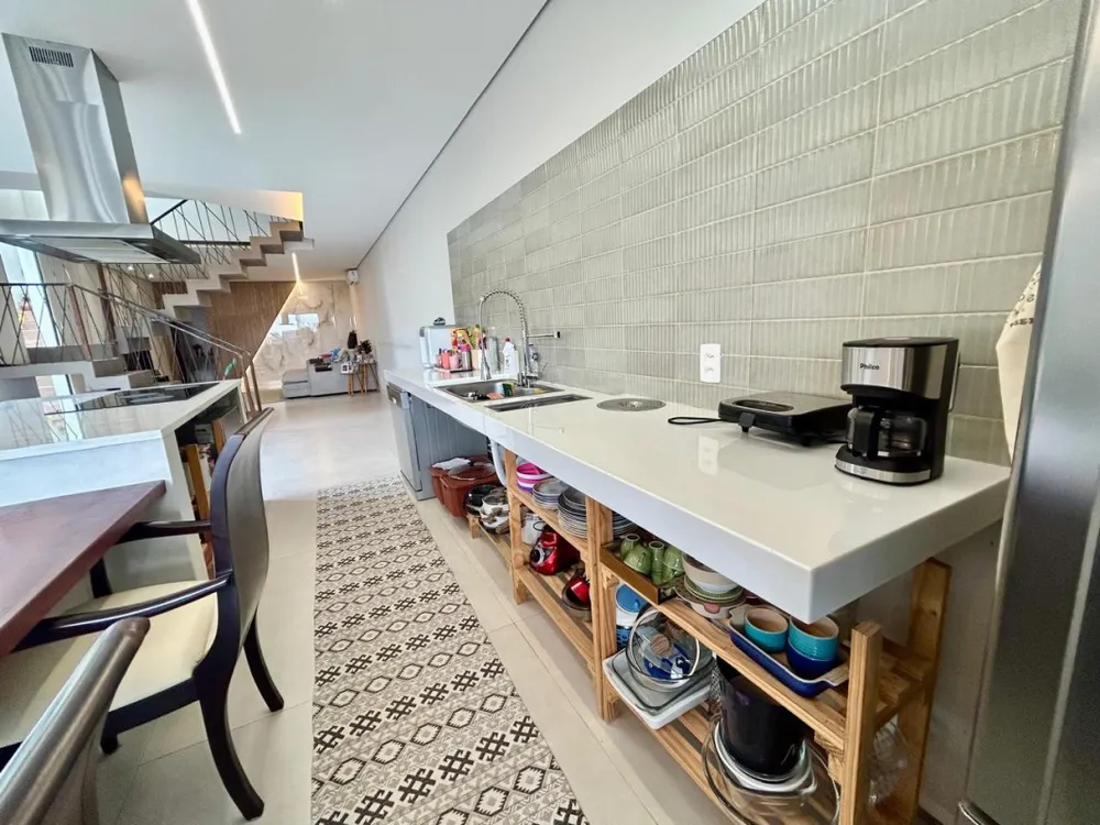Casa, 3 quartos, 230 m² - Foto 3