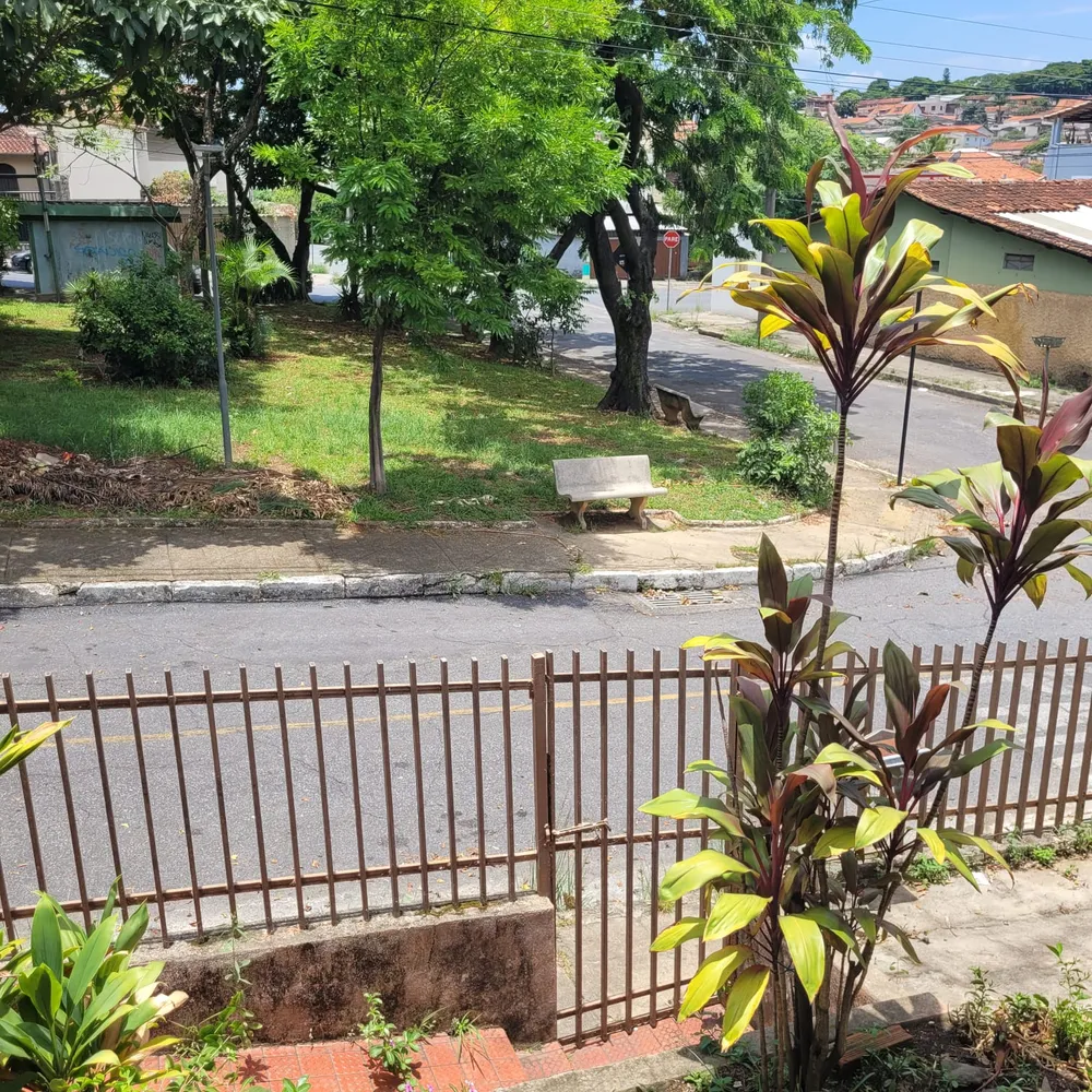 Casa, 3 quartos, 240 m² - Foto 1