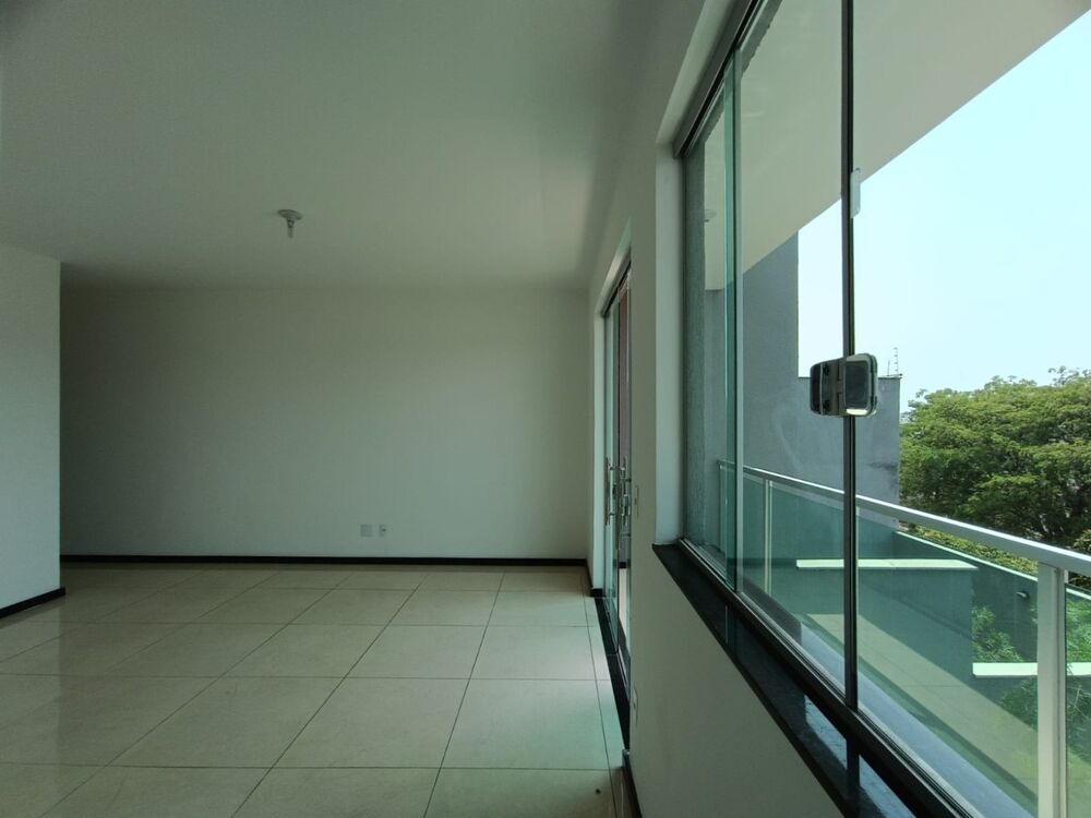 Casa à venda com 3 quartos, 180m² - Foto 3