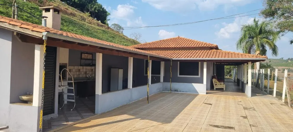 Chácara, 3 quartos, 242 m² - Foto 2