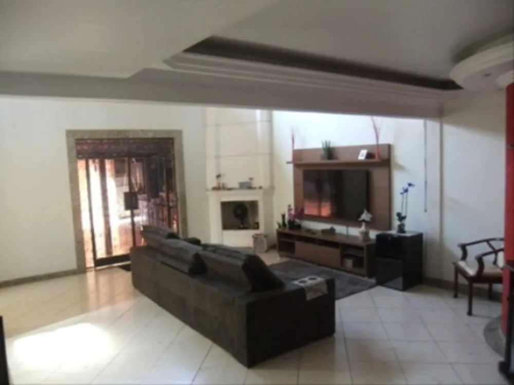 Casa, 4 quartos, 299 m² - Foto 2