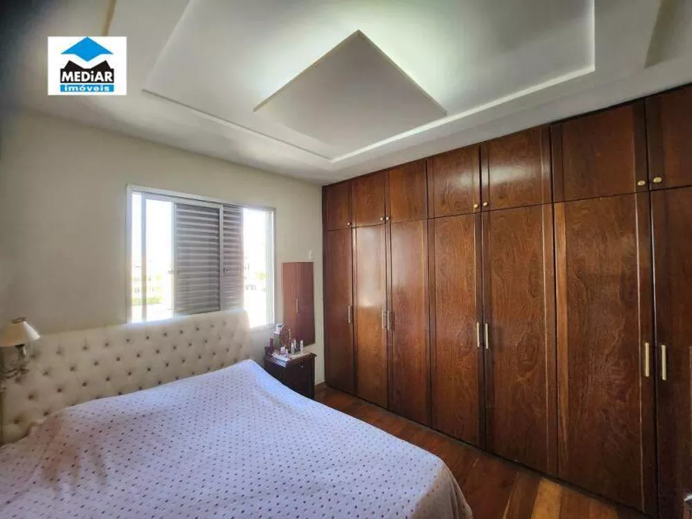 Apartamento à venda com 4 quartos, 137m² - Foto 7