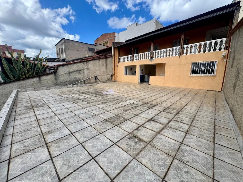 Casa, 4 quartos, 360 m² - Foto 1