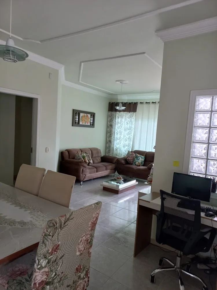Casa, 3 quartos, 250 m² - Foto 3