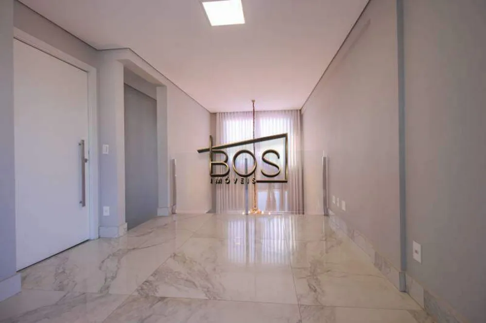 Cobertura, 3 quartos, 213 m² - Foto 1