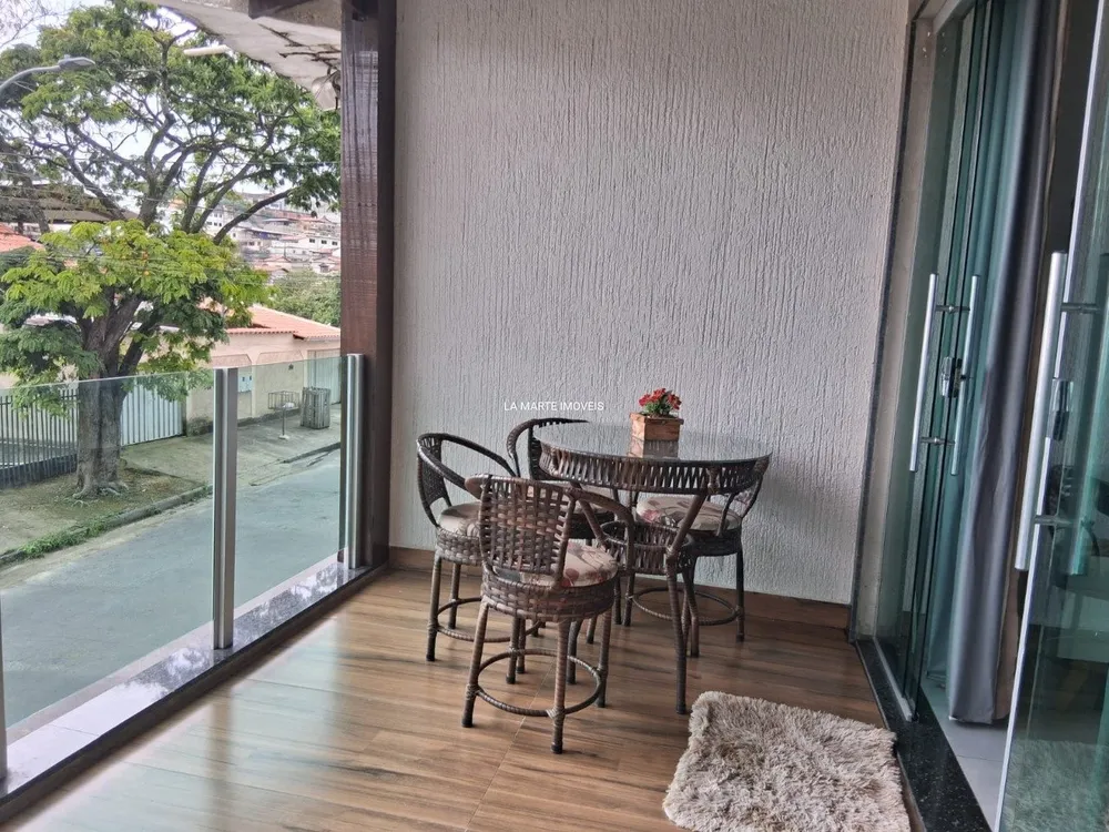 Casa, 3 quartos, 180 m² - Foto 1