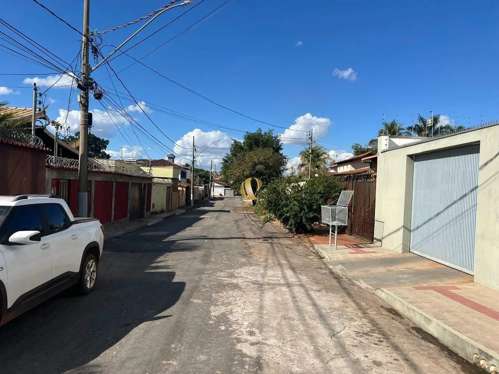 Casa, 4 quartos, 211 m² - Foto 1